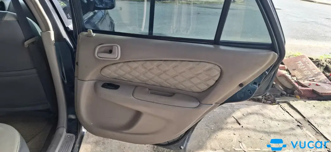 Toyota Vios 1.5 MT 2004 - Nội thất 5