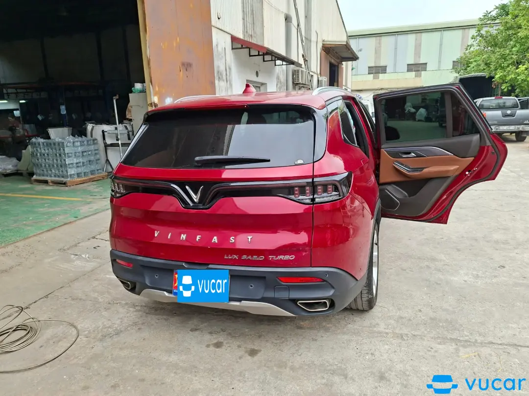 VinFast Lux sa 2.0 Plus 2.0 AT 2020 - Ngoại thất 4
