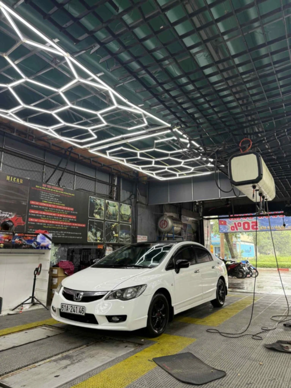 Honda Civic 1.8 MT 2010 - Ngoại thất 2