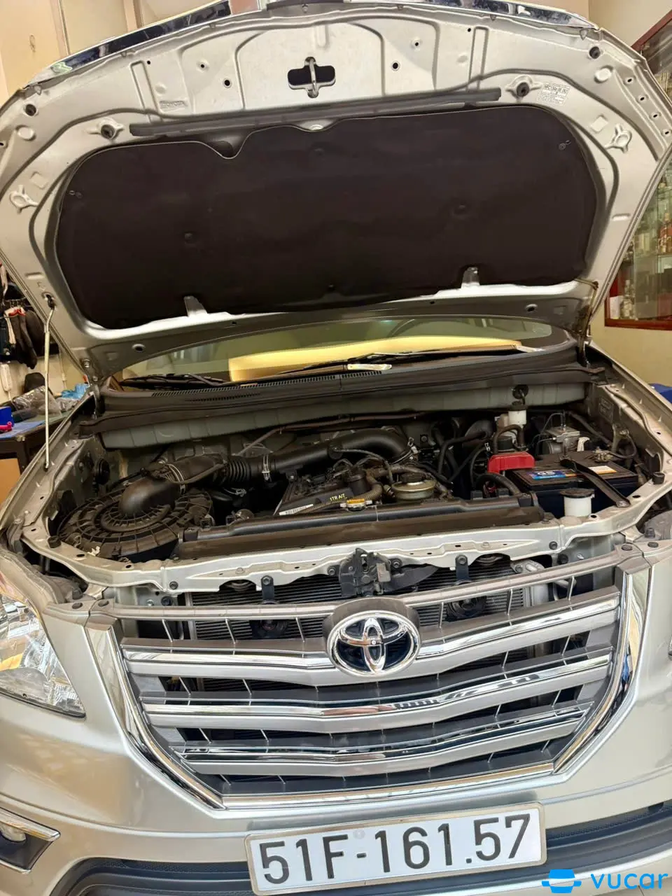 Toyota Innova 2.0G 2015 - Khoang động cơ 1