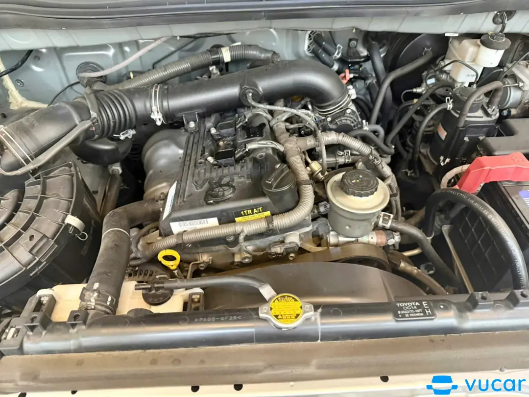 Toyota Innova 2.0G 2015 - Khoang động cơ 4