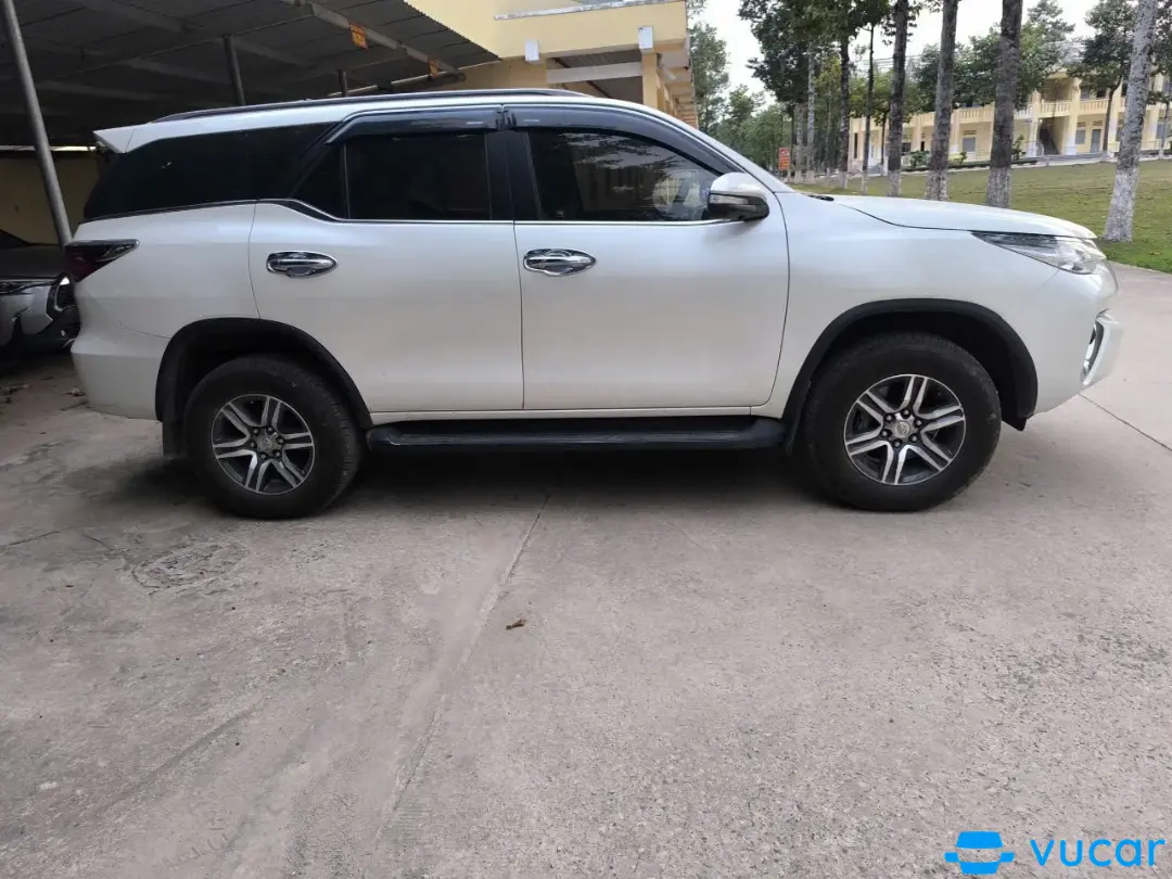 Toyota Fortuner 2.7V 4x2 AT 2017 - Ngoại thất 4