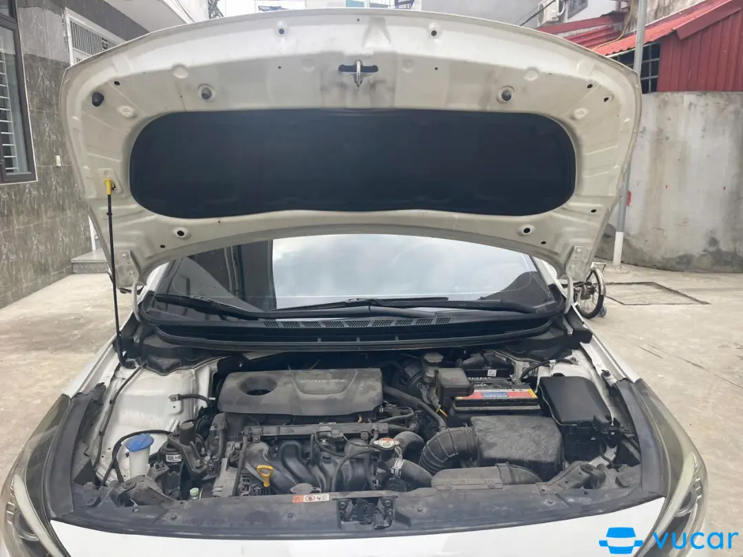 Kia Cerato 1.6 AT 2016 - Khoang động cơ 1