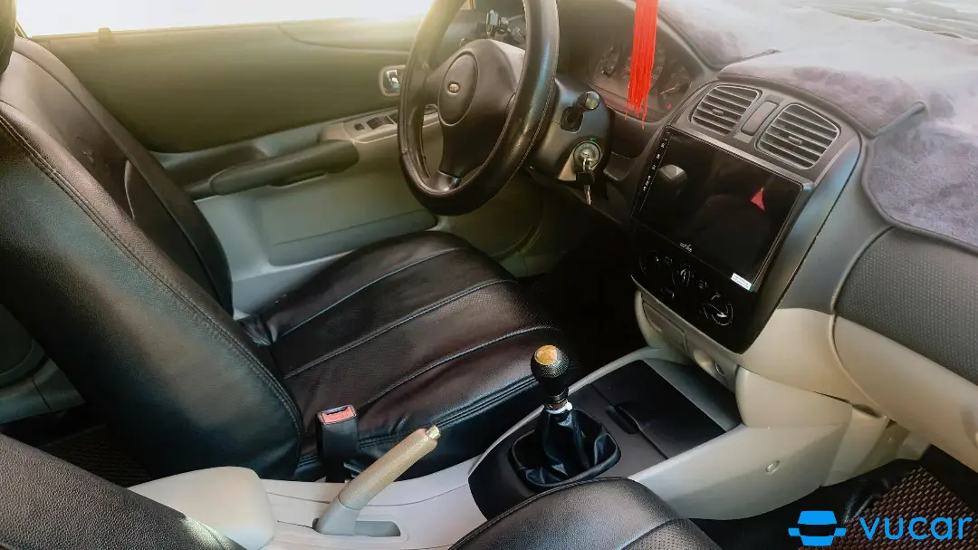 Ford Laser 2004  - Nội thất 5