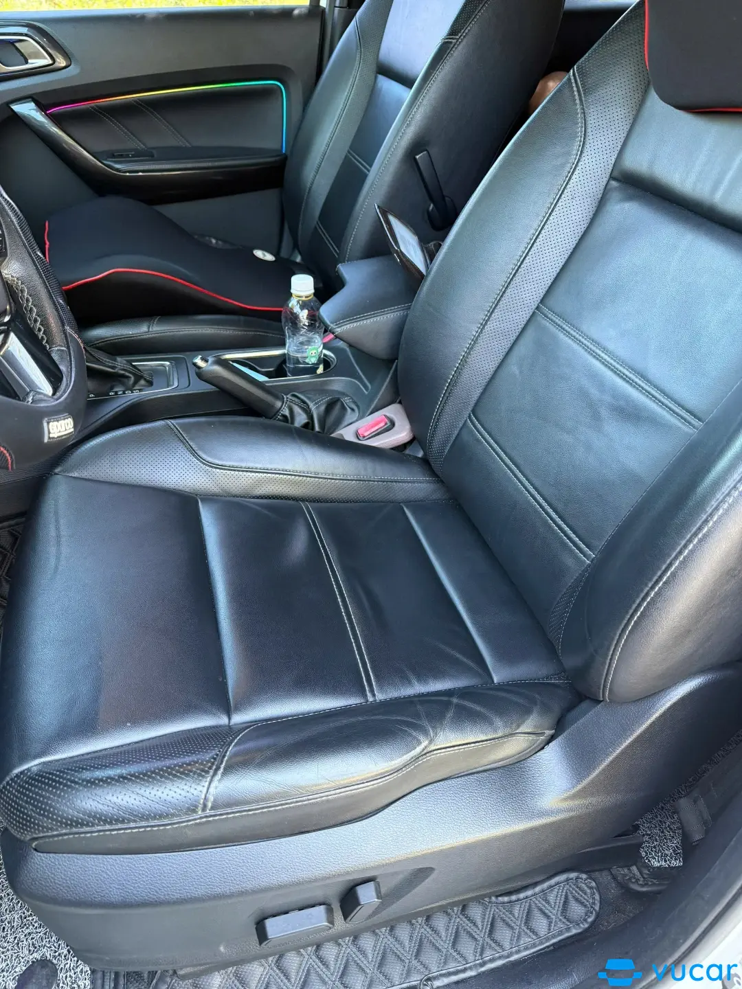 Ford Everest Titanium 2.0L 4x2 AT 2020 - Nội thất 2