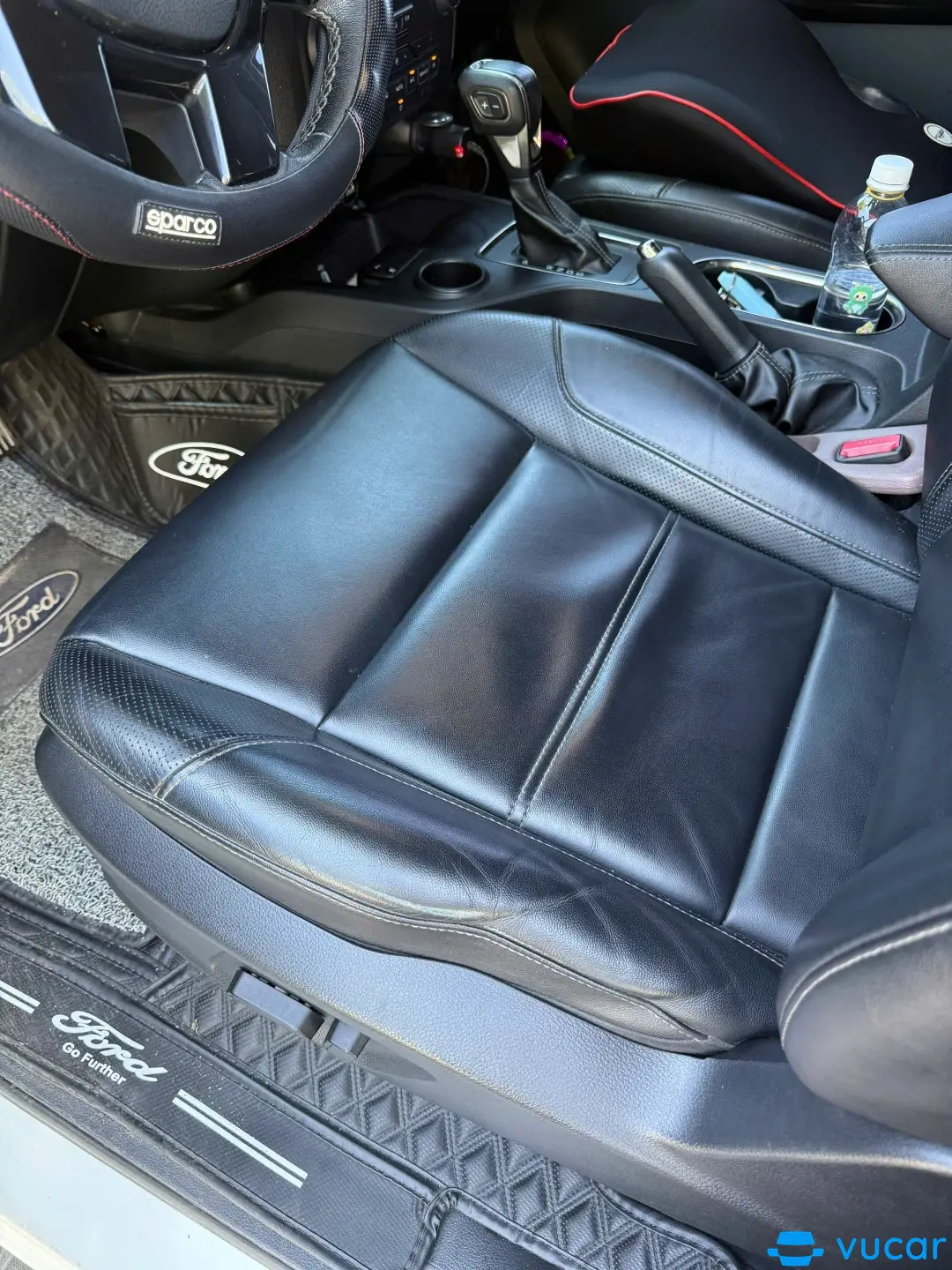 Ford Everest Titanium 2.0L 4x2 AT 2020 - Nội thất 1