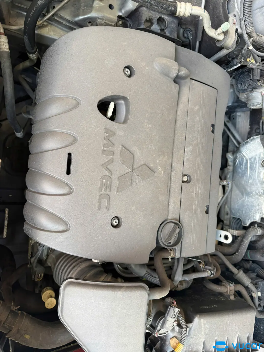 Mitsubishi Outlander 2.0 Premium 2018 - Khoang động cơ 3