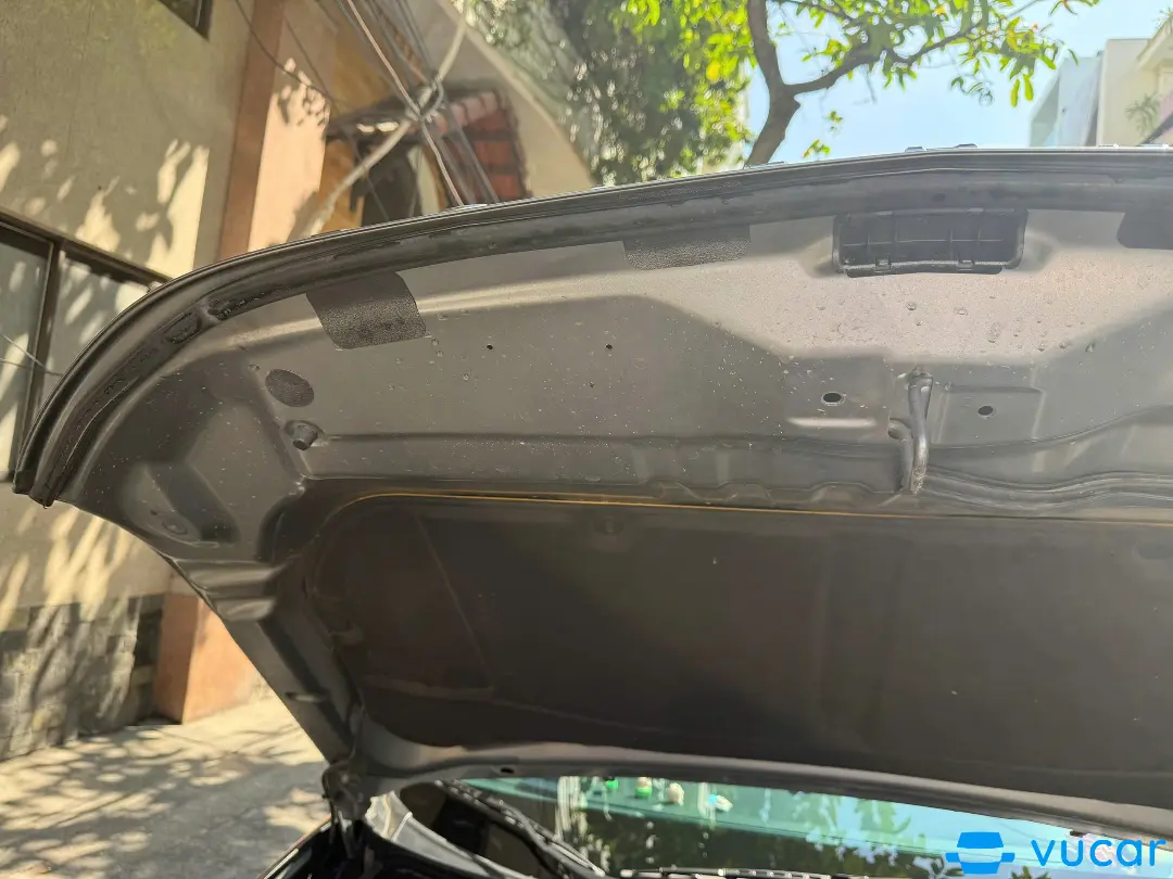 Mitsubishi Outlander 2.0 Premium 2018 - Khoang động cơ 1