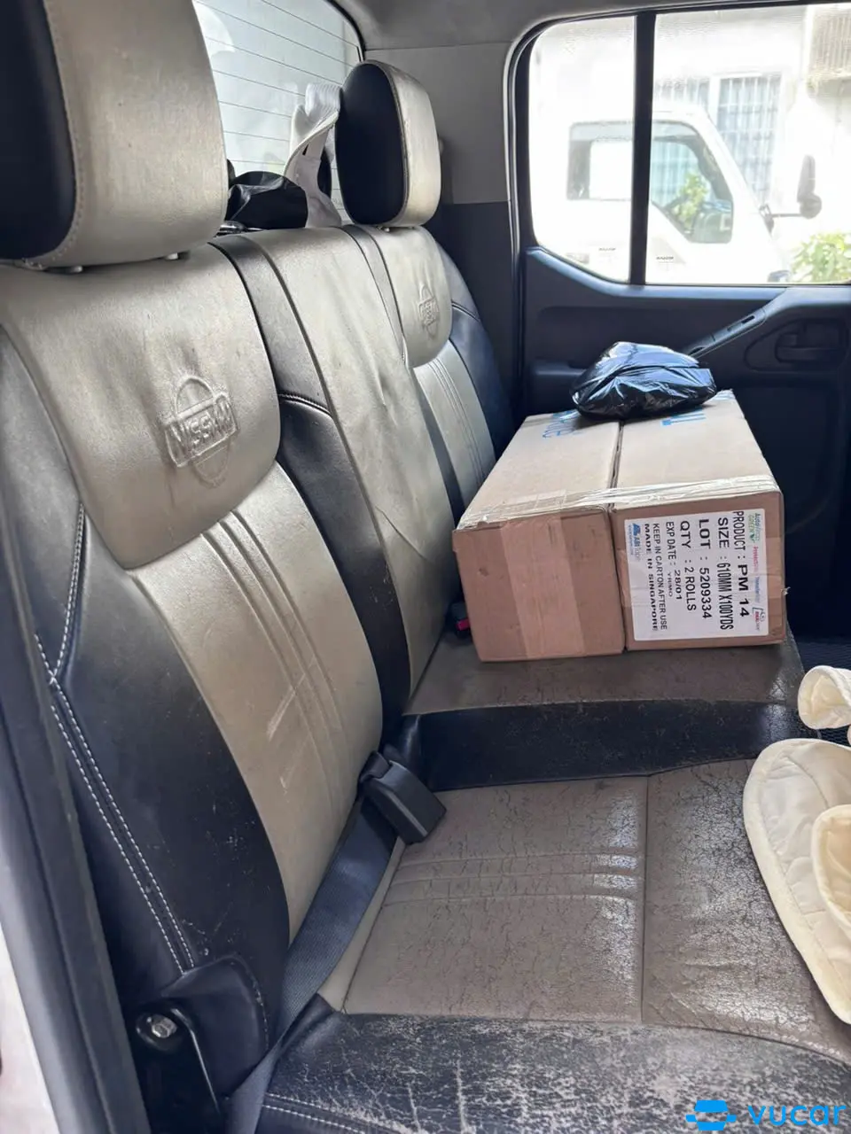 Nissan Navara LE 2.5MT 4WD 2011 - Nội thất 6
