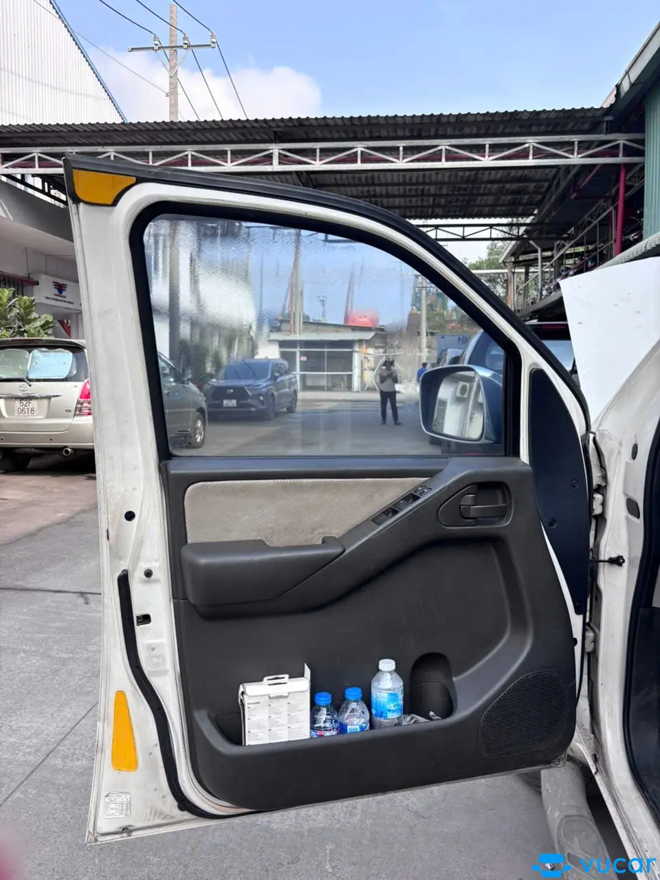 Nissan Navara LE 2.5MT 4WD 2011 - Nội thất 9