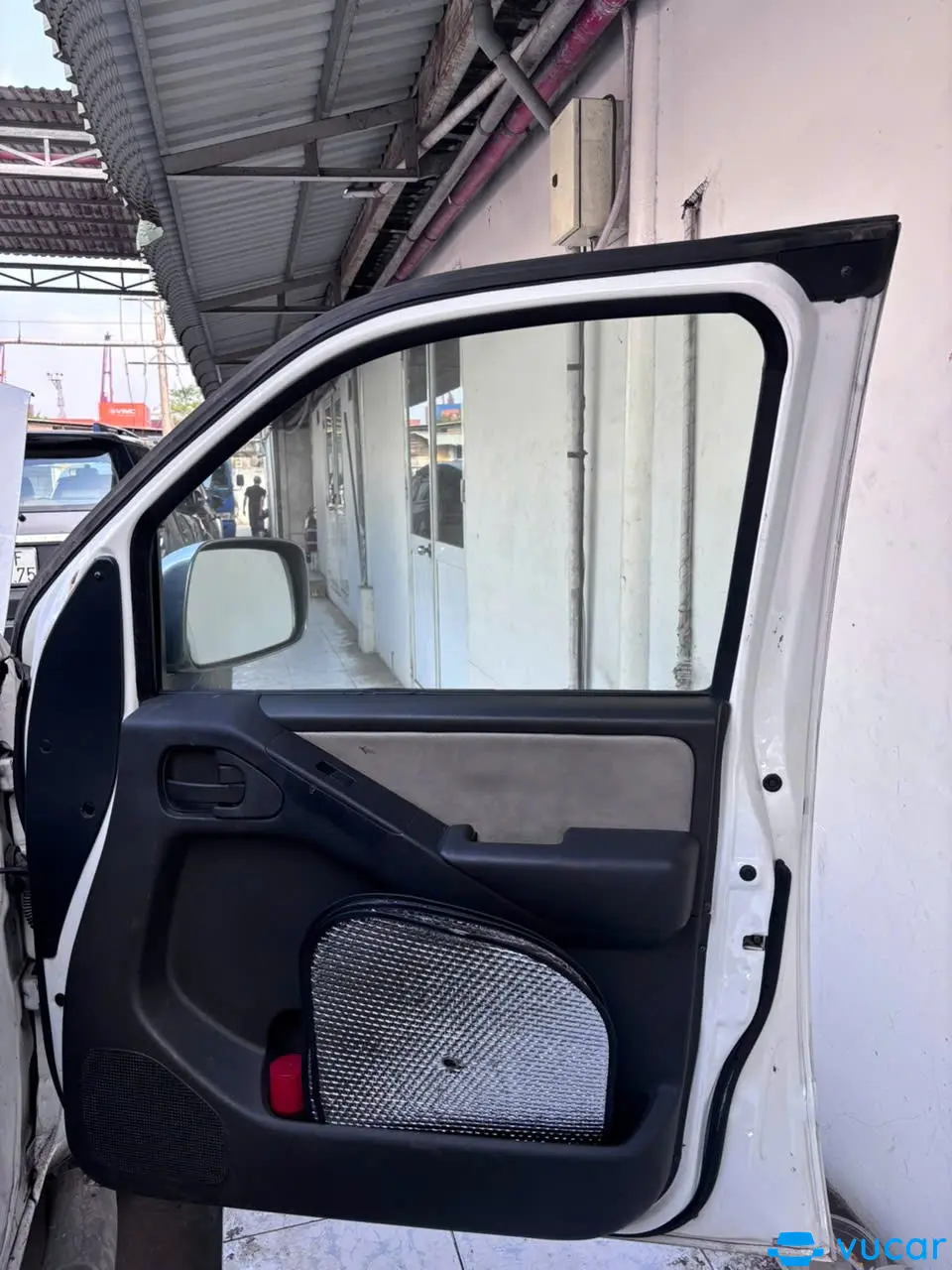Nissan Navara LE 2.5MT 4WD 2011 - Nội thất 11