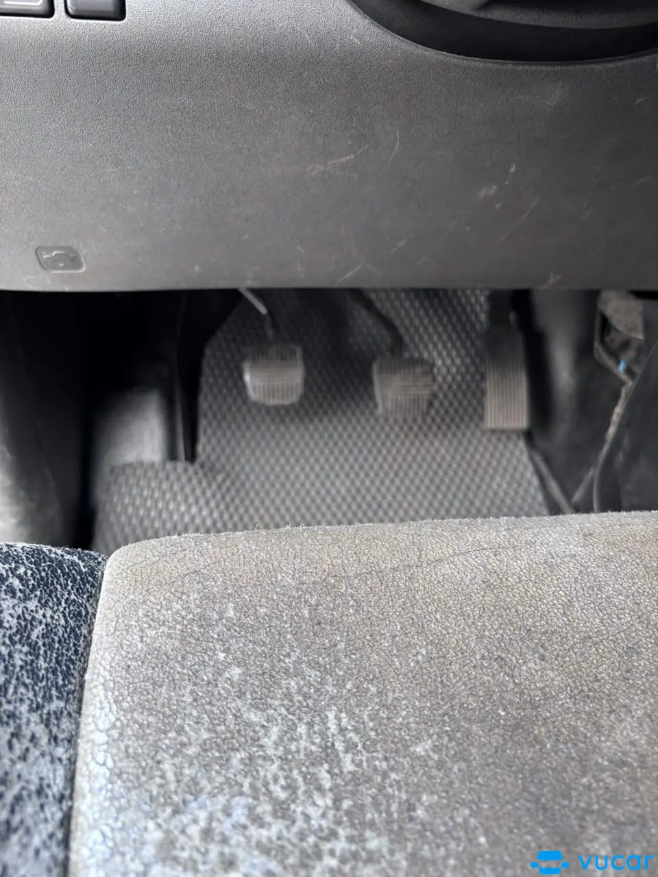 Nissan Navara LE 2.5MT 4WD 2011 - Nội thất 8