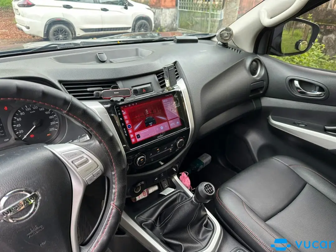 Nissan Navara E 2015 - Nội thất 2
