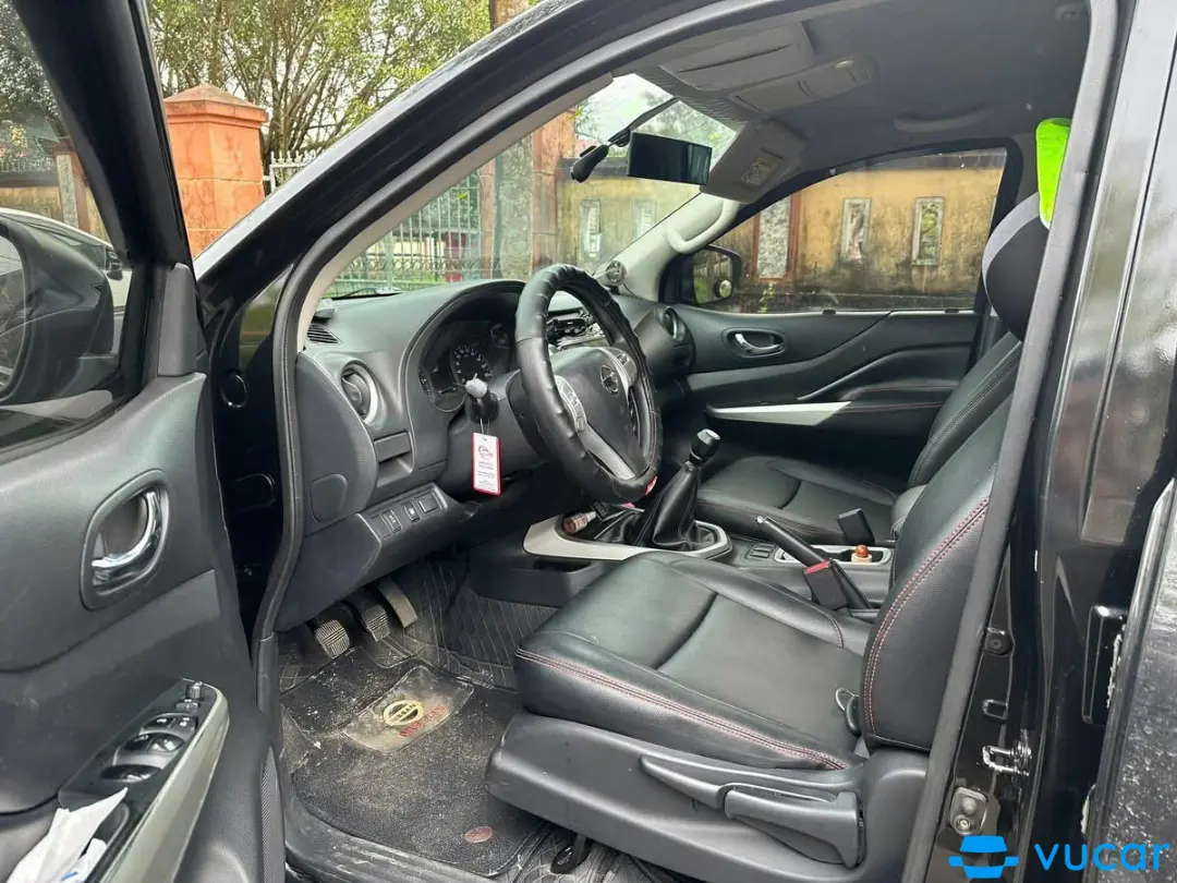 Nissan Navara E 2015 - Nội thất 1