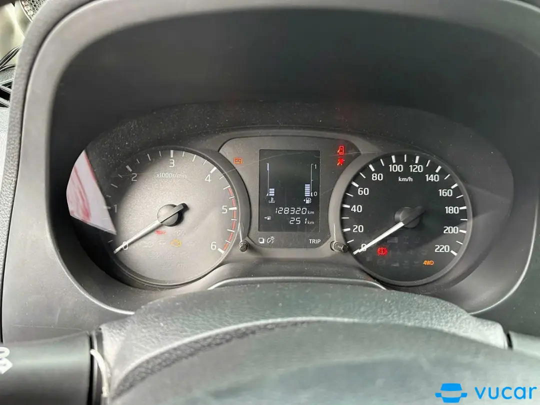 Nissan Navara E 2015 - Nội thất 3