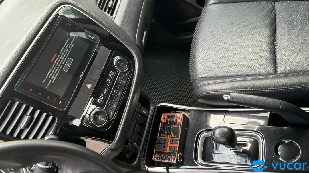 Mitsubishi Outlander 2.0 CVT 2019 - Nội thất 4