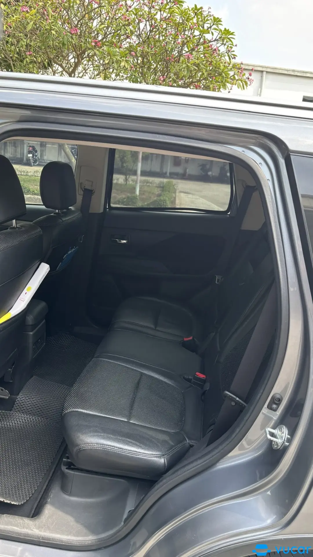 Mitsubishi Outlander 2.0 CVT 2019 - Nội thất 5