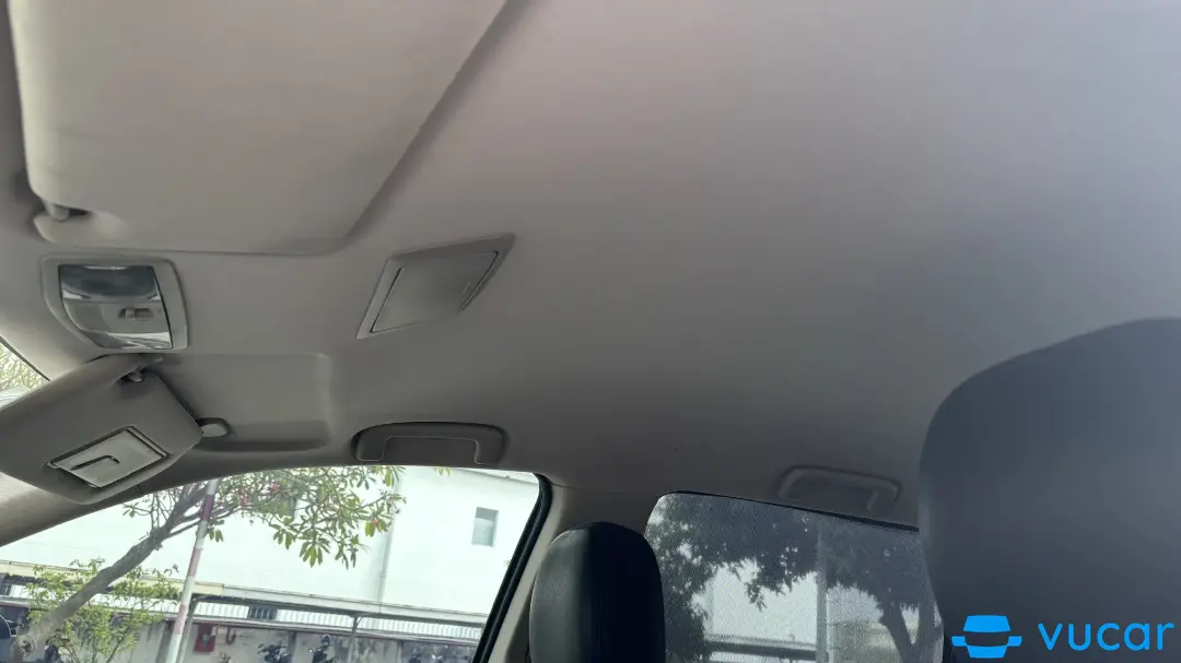 Mitsubishi Outlander 2.0 CVT 2019 - Nội thất 10