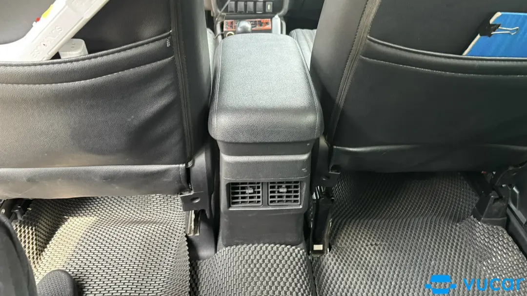 Mitsubishi Outlander 2.0 CVT 2019 - Nội thất 8