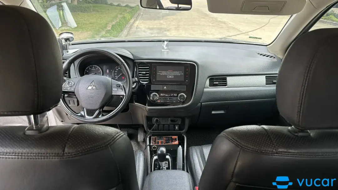 Mitsubishi Outlander 2.0 CVT 2019 - Nội thất 2
