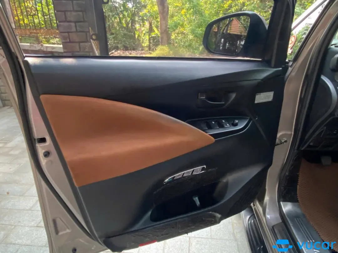 Toyota Innova 2.0E 2017 - Nội thất 16