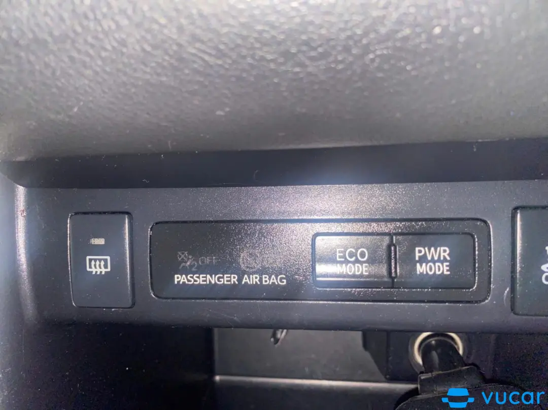Toyota Innova 2.0E 2017 - Nội thất 17