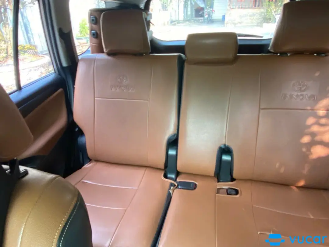 Toyota Innova 2.0E 2017 - Nội thất 10