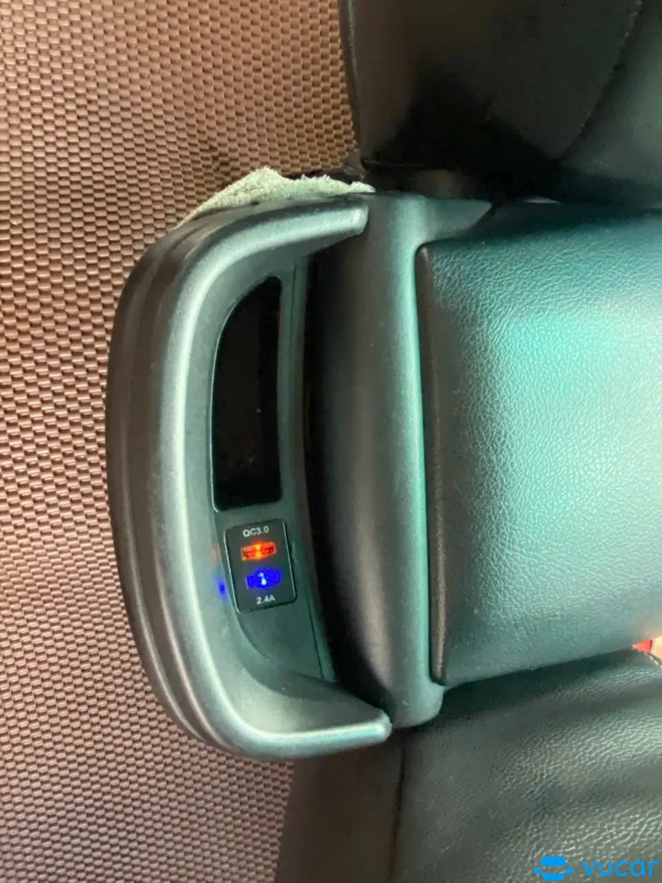 Toyota Innova 2.0E 2017 - Nội thất 12