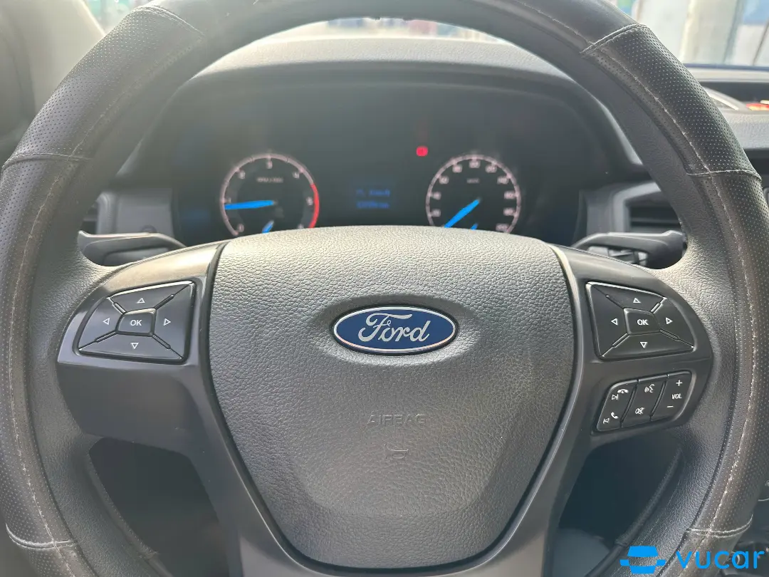 Ford Ranger 2020 XL 2.0L 4x4 MT - Nội thất 3