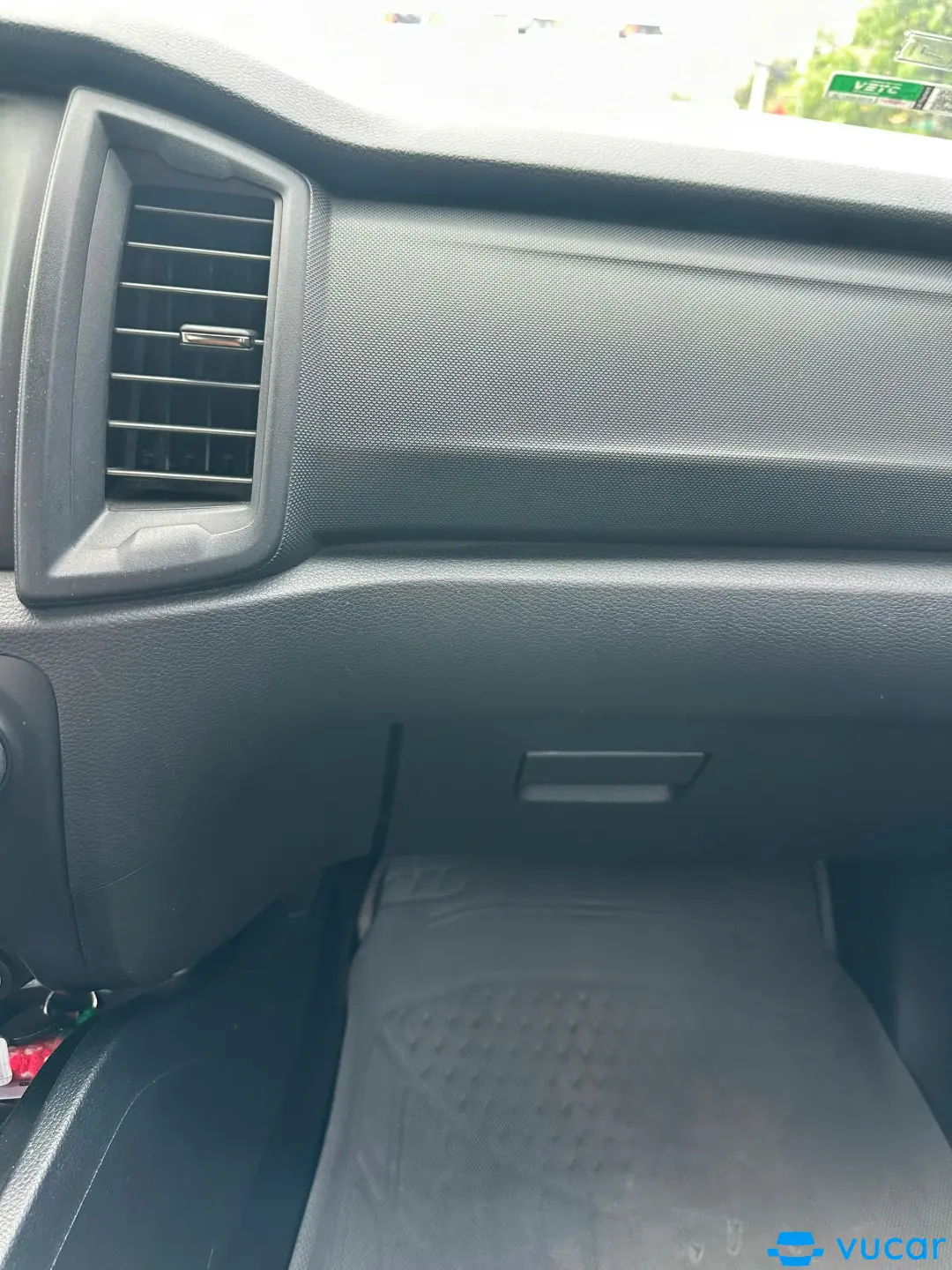 Ford Ranger 2020 XL 2.0L 4x4 MT - Nội thất 4