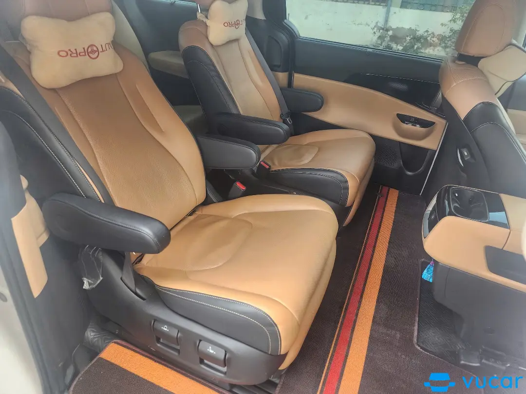 Kia Carnival Premium 2.2D 2022 - Nội thất 9