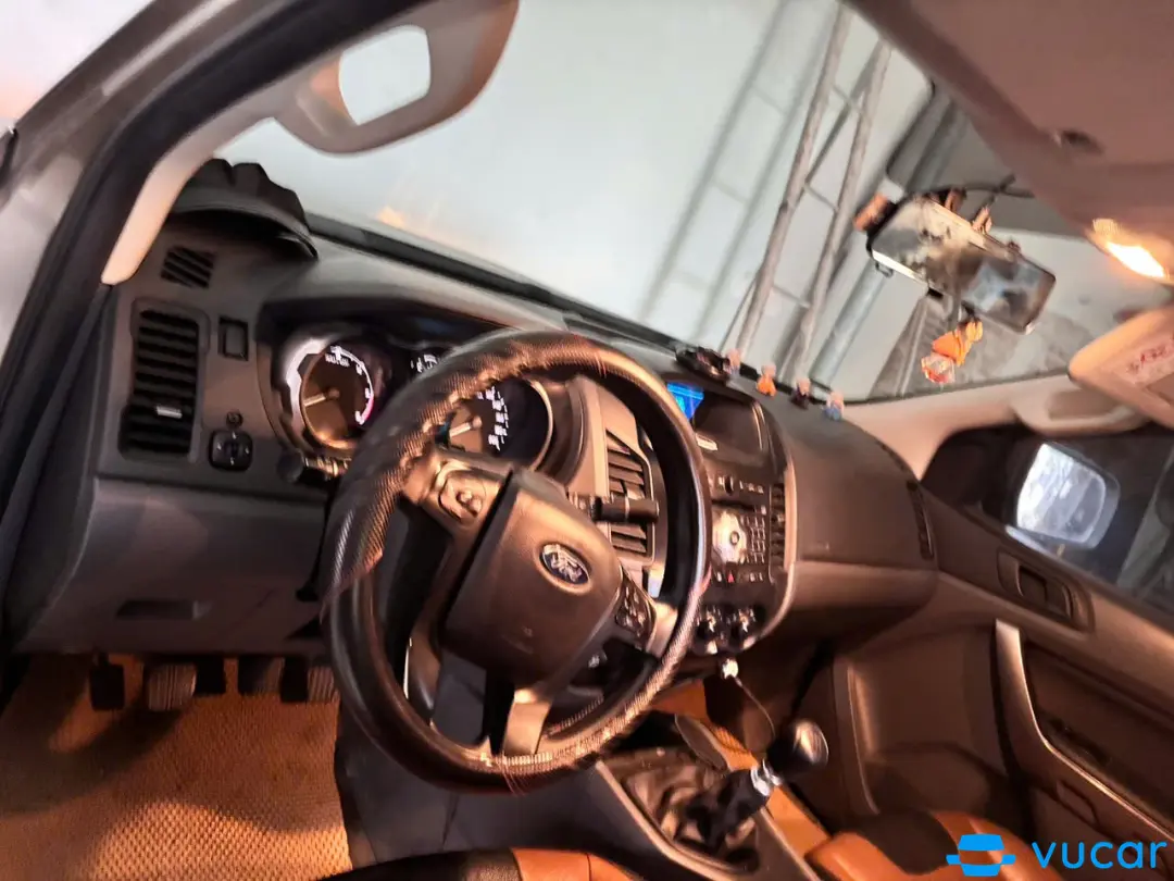 Ford Ranger XLS 2.2L 4x2 MT 2017 - Nội thất 4