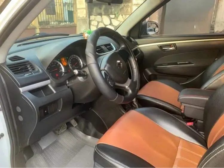 Suzuki Swift 1.4 AT 2014 - Nội thất 8