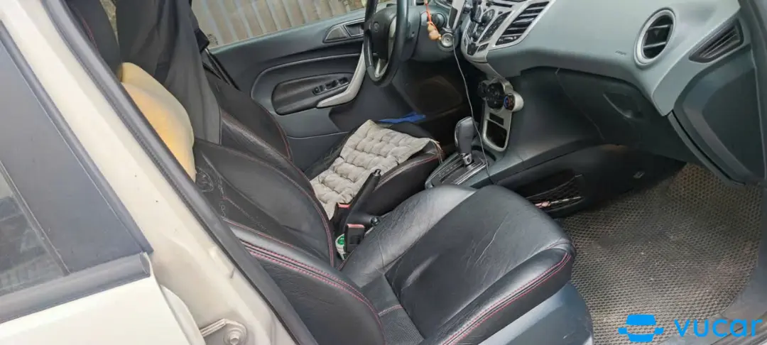 Ford Fiesta S 1.6 AT 2011 - Nội thất 4