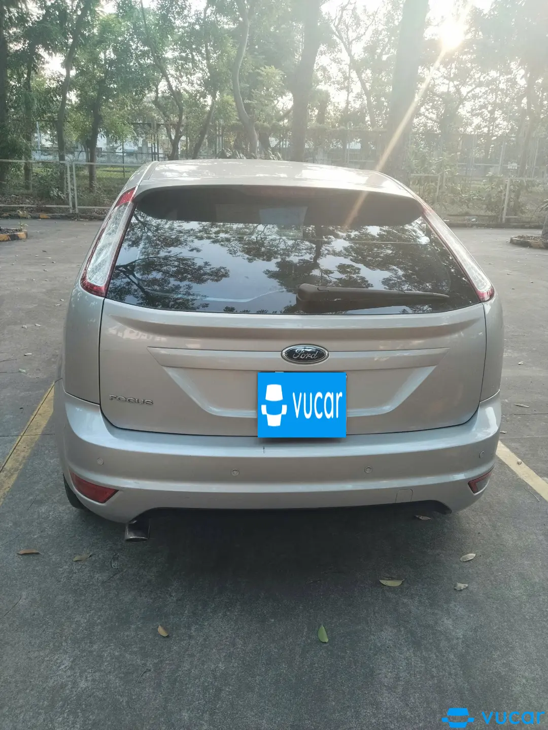 Ford Focus 1.8 AT 2011 - Ngoại thất 4