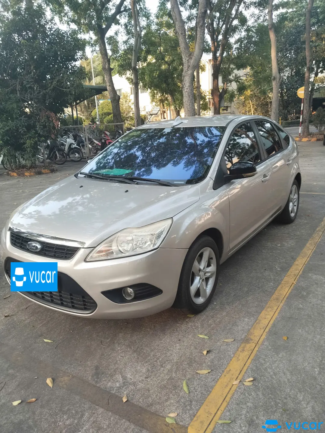 Ford Focus 1.8 AT 2011 - Ngoại thất 1