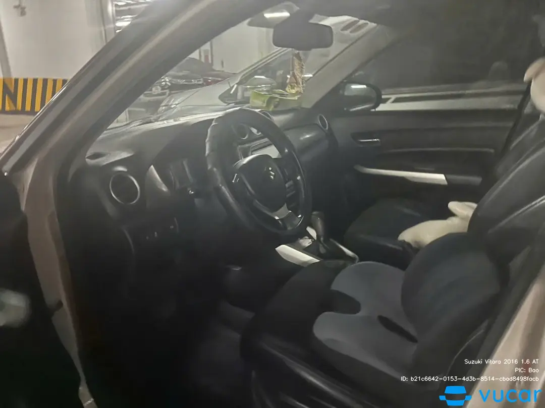 Suzuki Vitara 1.6 AT 2015 - Nội thất 2