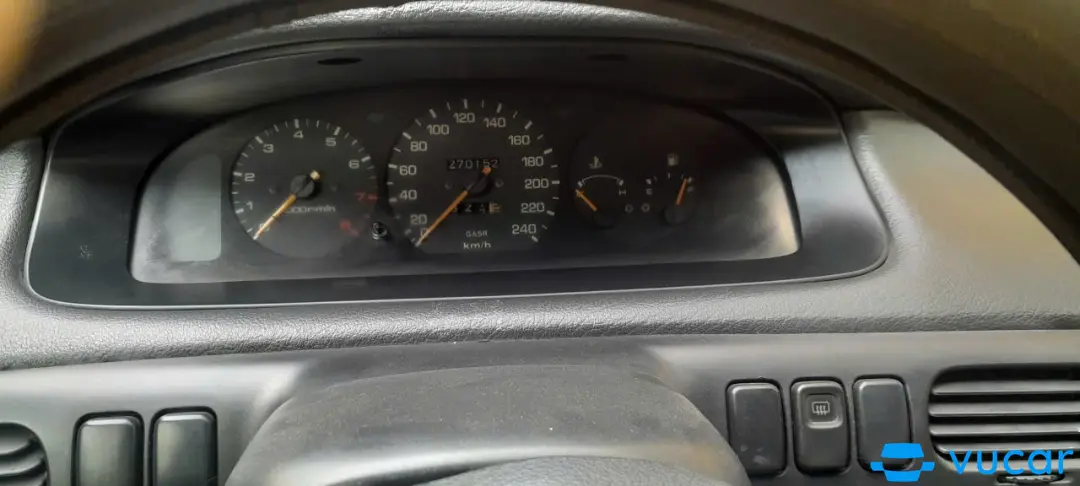 Mazda 626 1996 - Nội thất 1