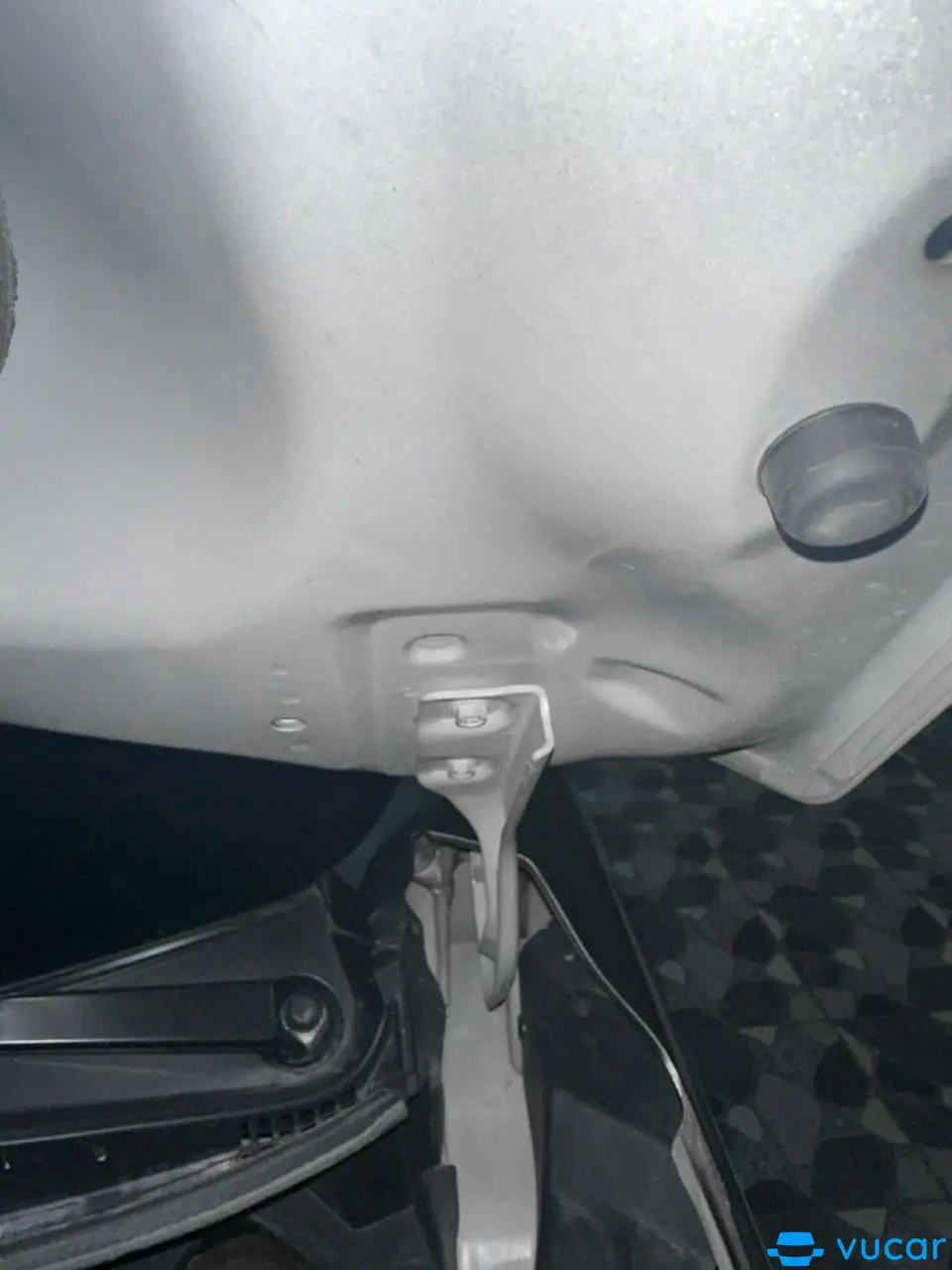 Suzuki xl7 2025 - Khoang động cơ 2