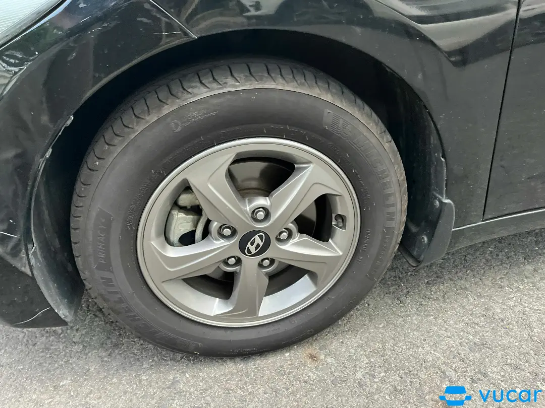 Hyundai Elantra 1.6 MT 2017 - Ngoại thất 9