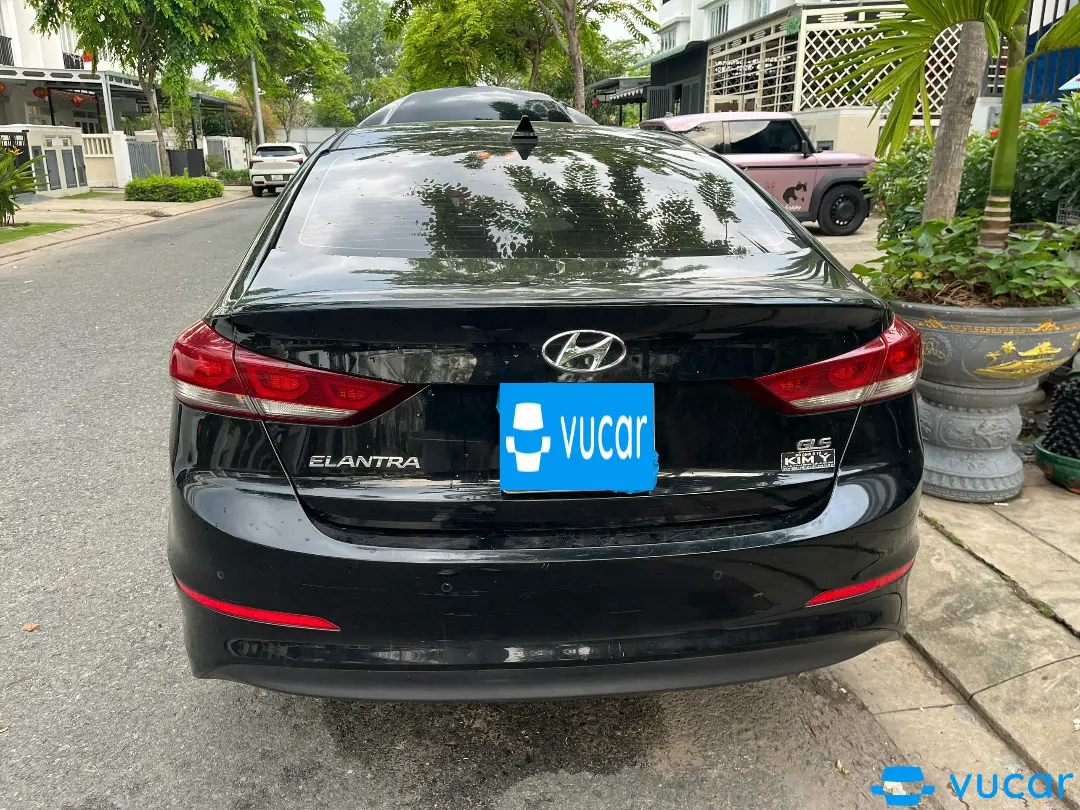 Hyundai Elantra 1.6 MT 2017 - Ngoại thất 5