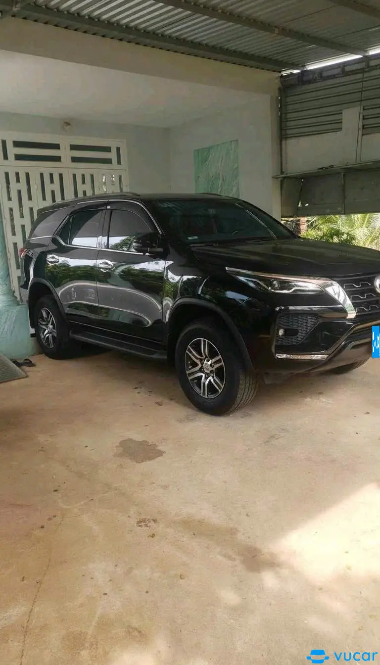 Toyota Fortuner 2.4G 4x2 AT 2021 - Ngoại thất 2