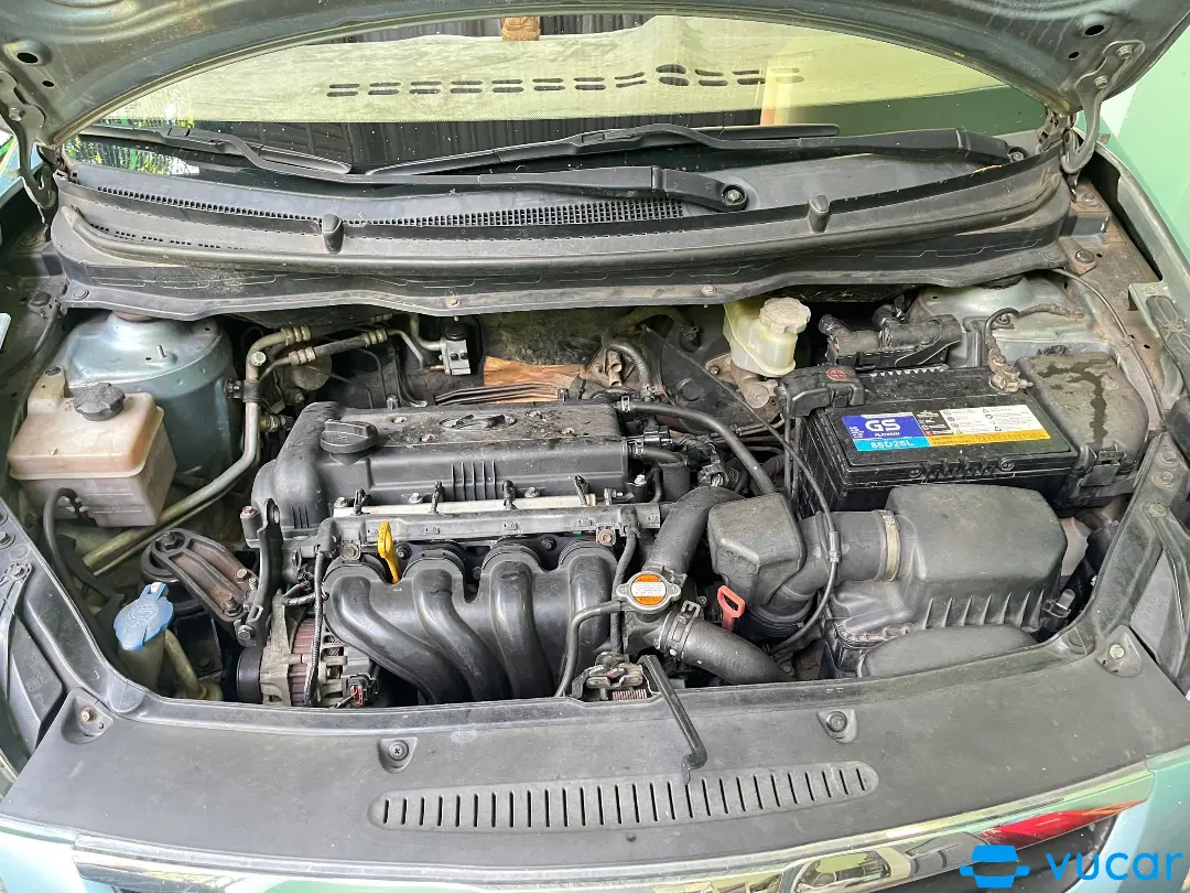 Hyundai I20 1.4 AT 2009 - Khoang động cơ 1