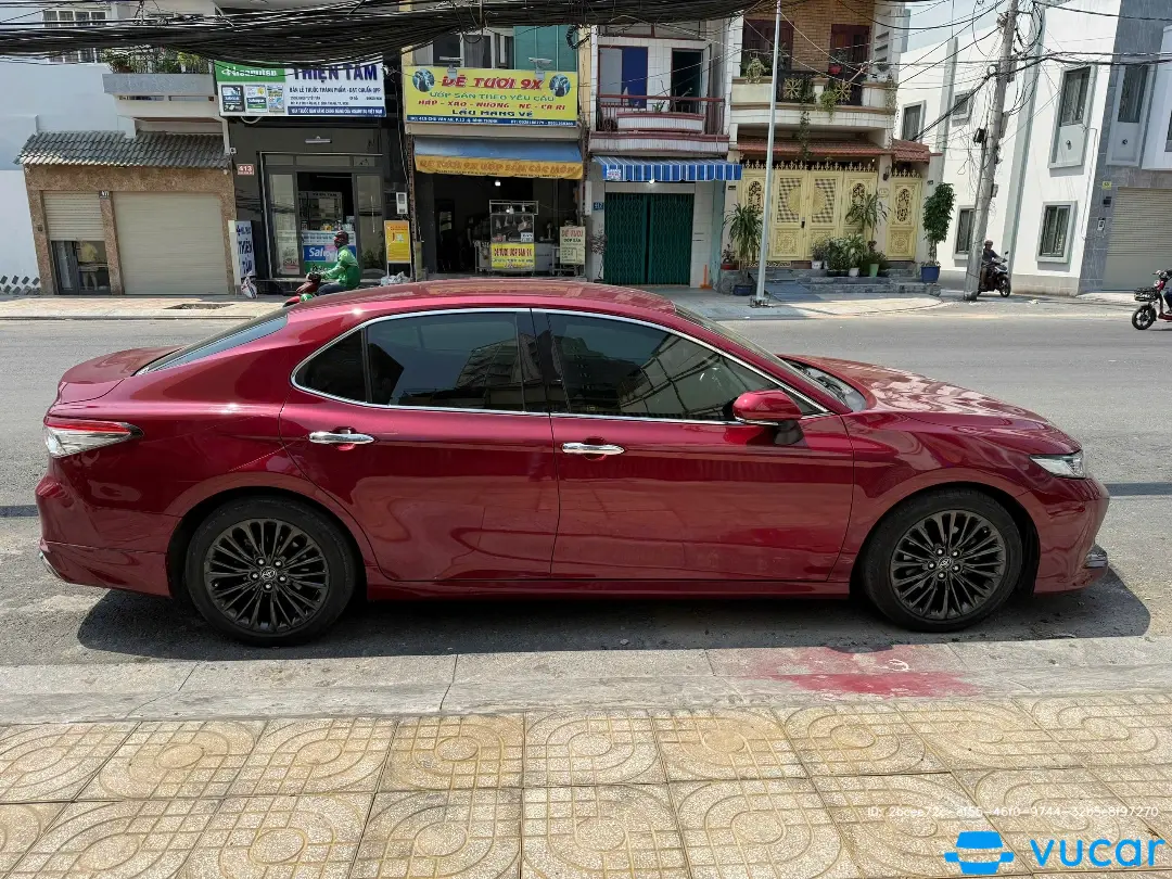 Toyota Camry 2.0G 2020 - Ngoại thất 9