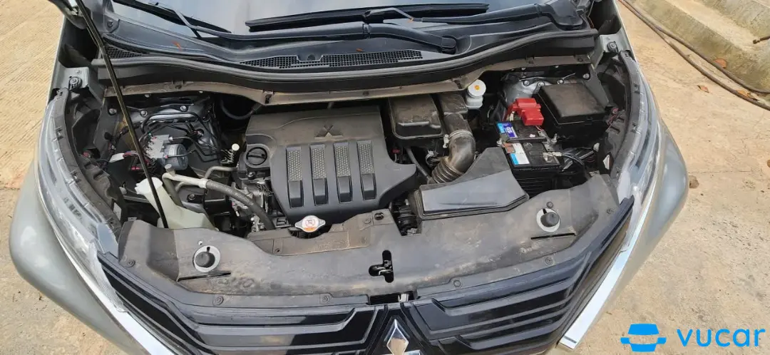 Mitsubishi Xpander 1.5 MT 2021 - Khoang động cơ 3