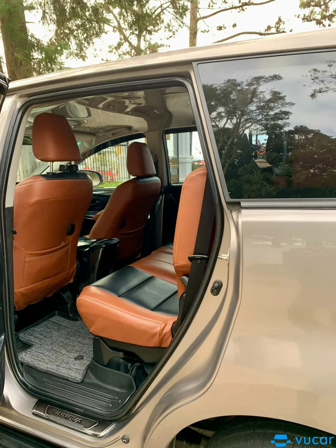 Toyota Innova 2.0 E MT 2018 - Nội thất 1