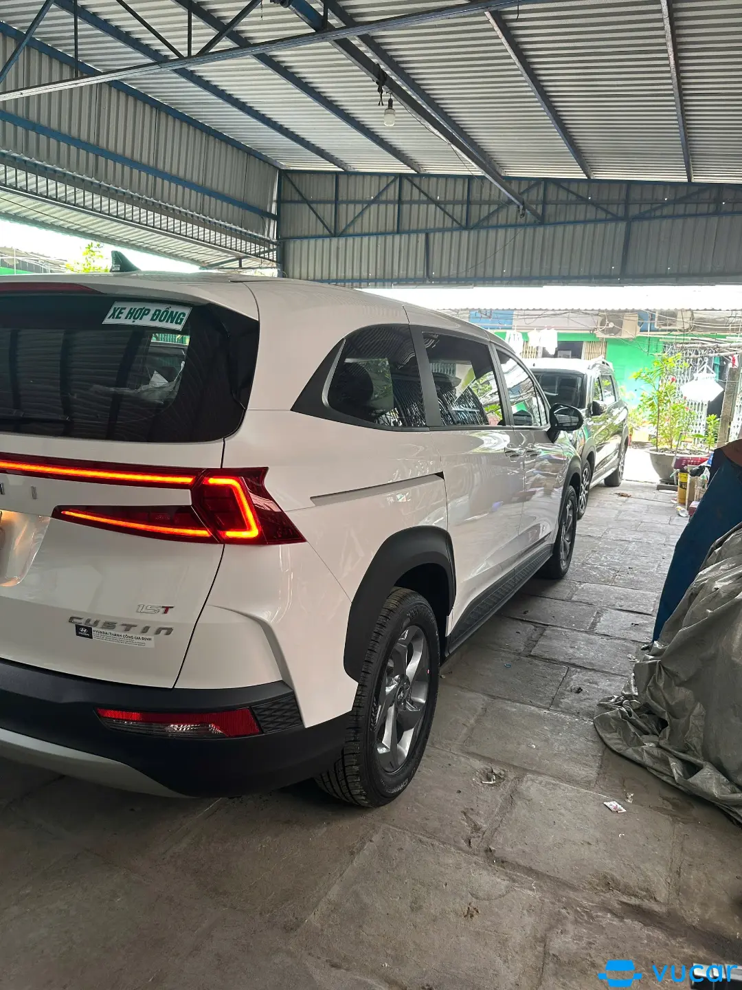 Hyundai custin - Ngoại thất 1