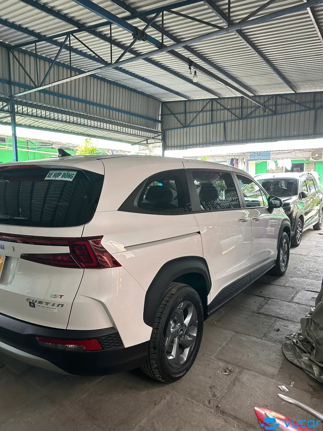 Hyundai custin - Ngoại thất 2