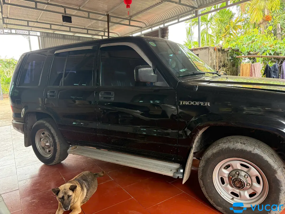 Isuzu Trooper . 2005 - Ngoại thất 4