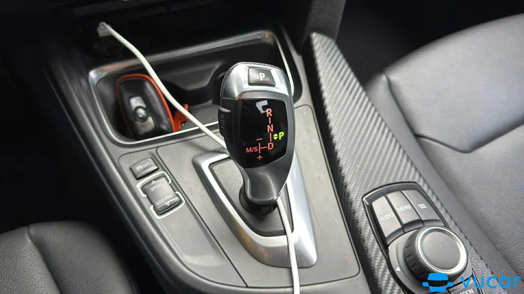 BMW 3 series 320i 2013 - Nội thất 2